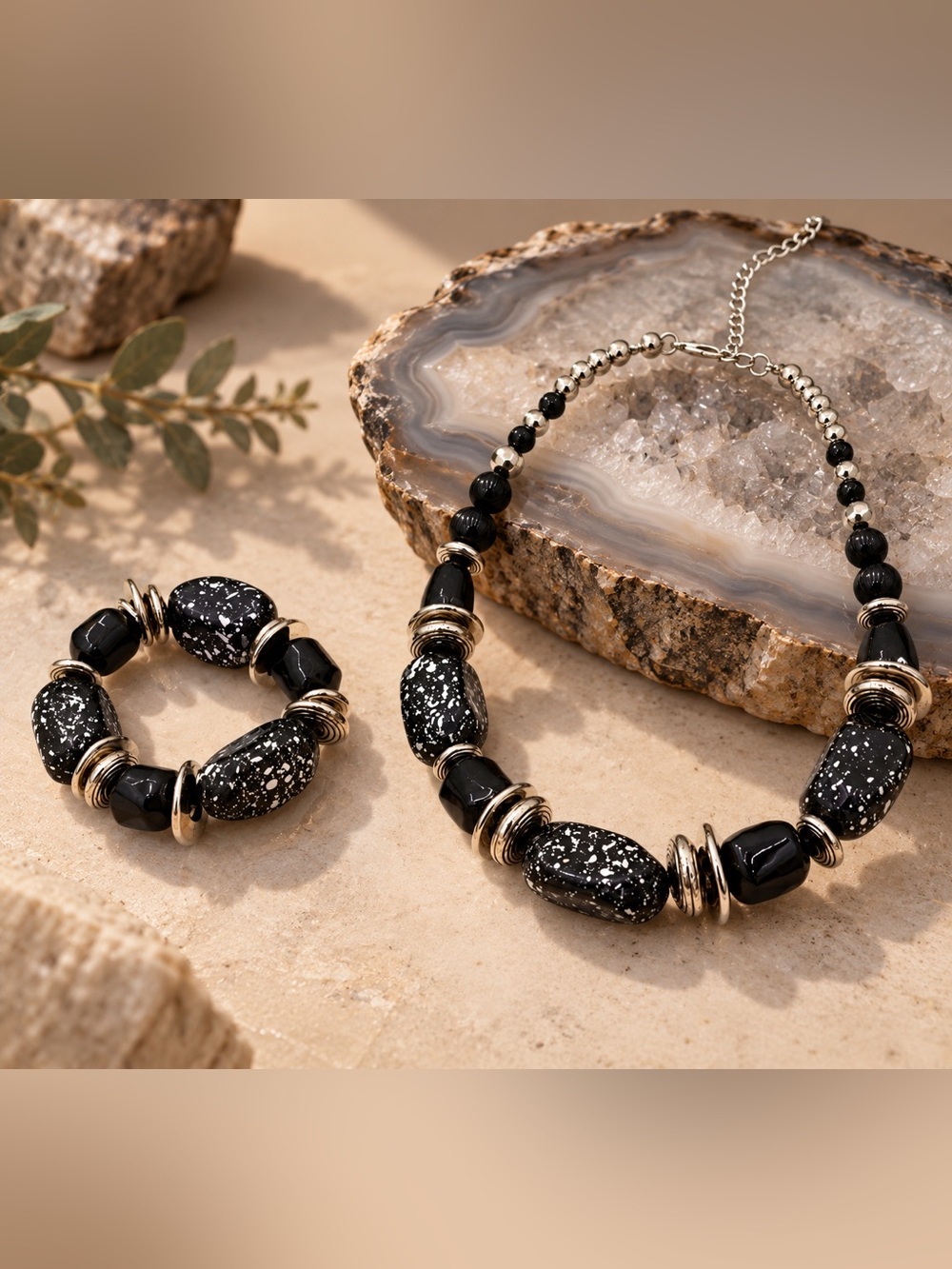 Paparazzi "Glaze of Glory" Necklace and Bracelet Set